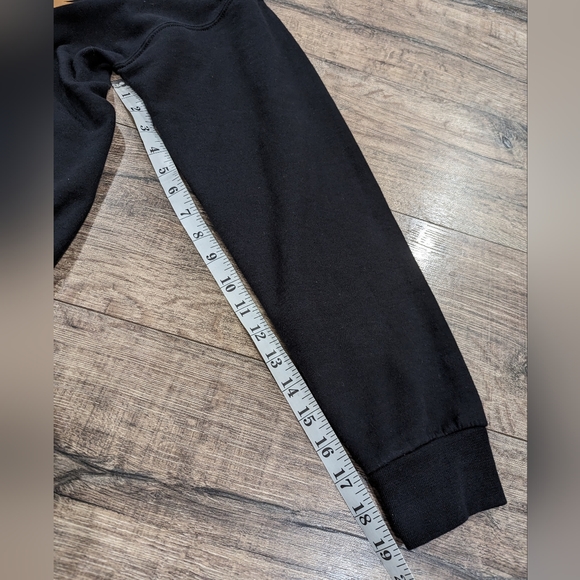 Bluey Medium Black Sweatshirt Bluey's Mom Heeler Cool Mom's Club Unisex Like New - Picture 5 of 6